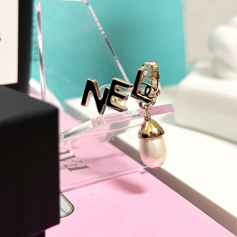 Authentic Chanel Limited Edition Pearl Split Logo CC Cuff / Climber Earrings - Picture 9 of 13